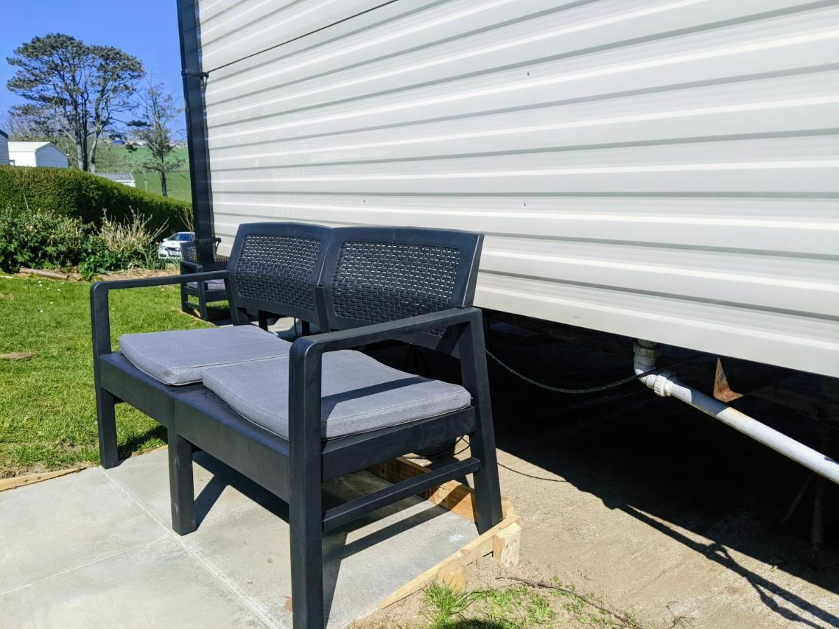 4 Berth Couples And Family Caravan In Beautiful Newquay Bay Resort Extérieur photo